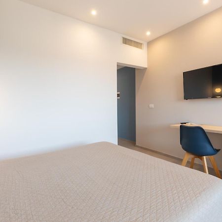 Antares Rooms And Suites Ольбія Екстер'єр фото