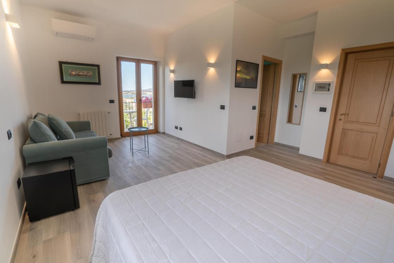 Antares Rooms And Suites Ольбія Екстер'єр фото
