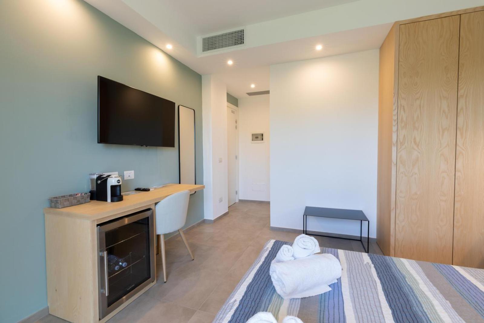Antares Rooms And Suites Ольбія Екстер'єр фото
